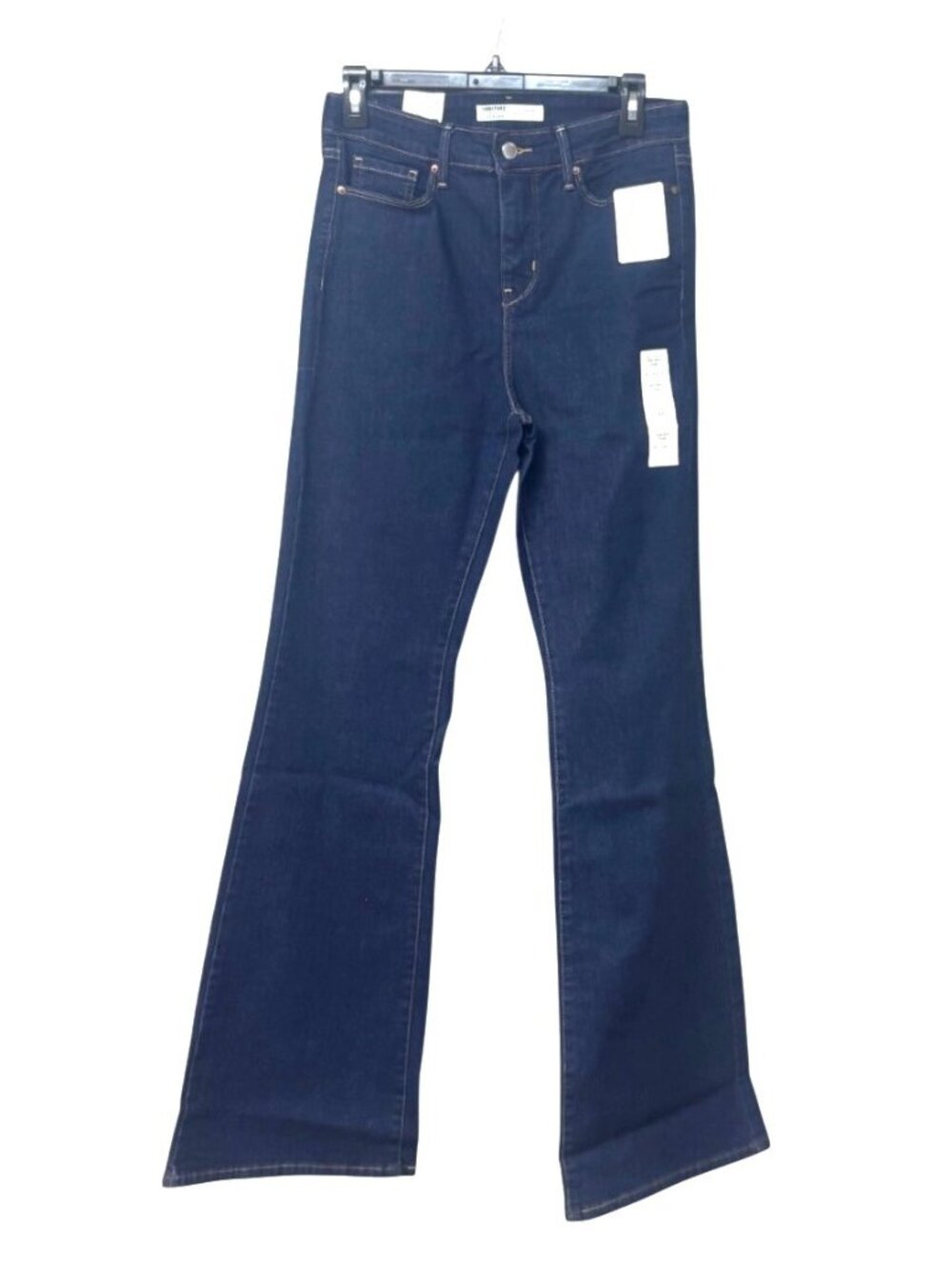 Levi Strauss Signature Gold Women’s Totally Shaping Flare Jeans Sz. 6 (W28 L 32)